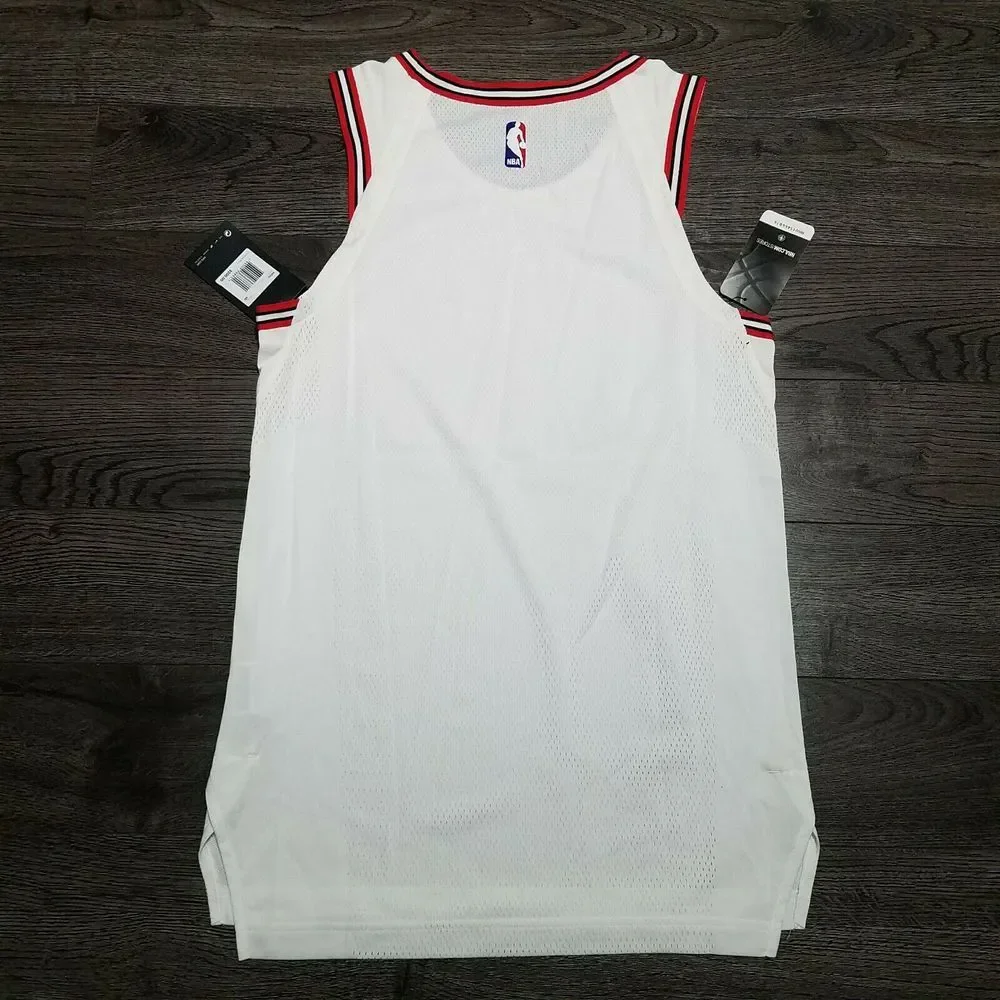 NIKE AEROSWIFT NBA Chicago Bulls Blank Basketball‎ Jersey Mens 40 SMALL White